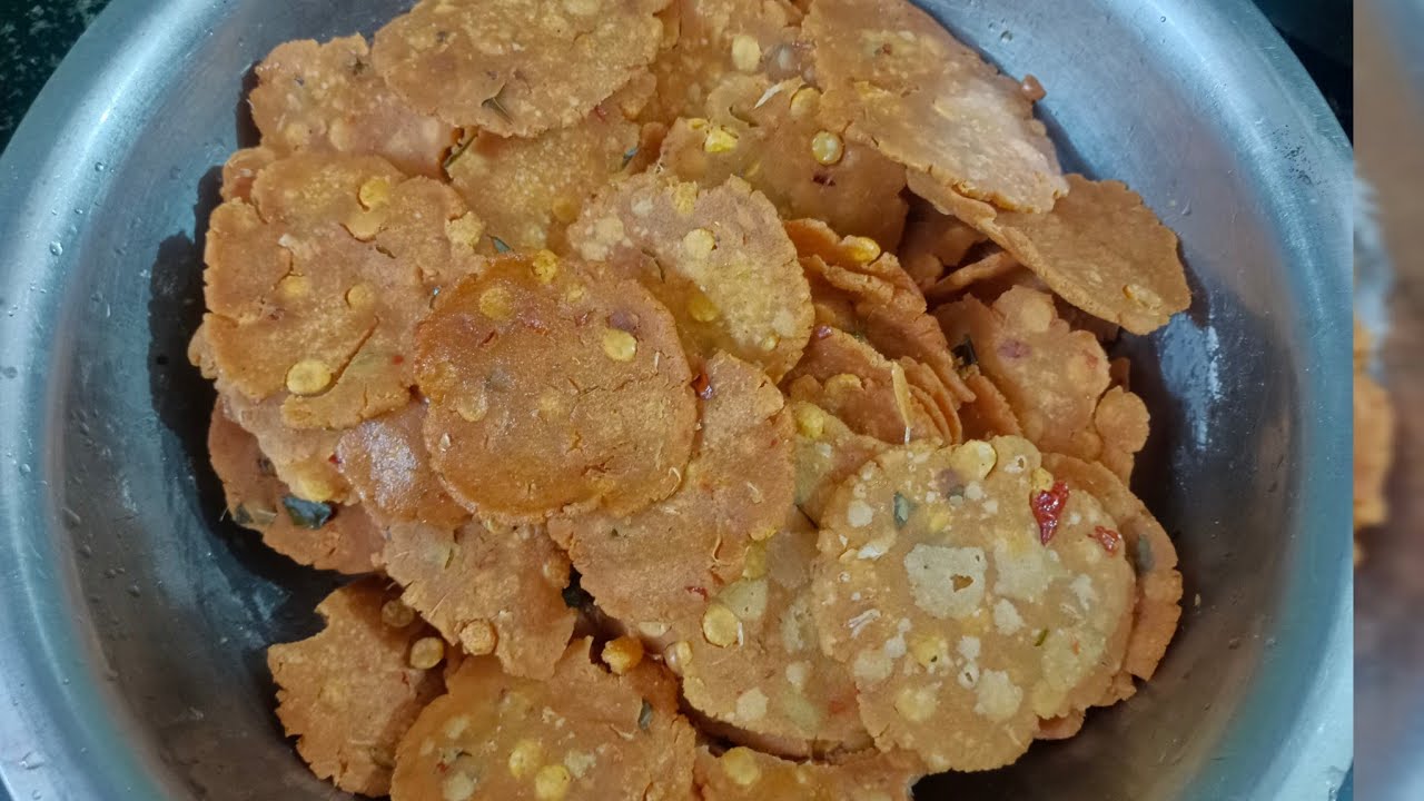 Crispy Thattai 😋மொறுமொறுப்பான எல்லடை, தட்டை, ஓட்டை வடை receipe 🥳