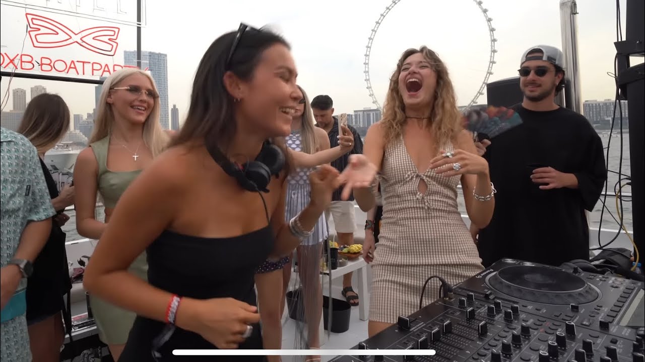 AZI RAY B2B JULEESE @Boatriders @technoandchill 