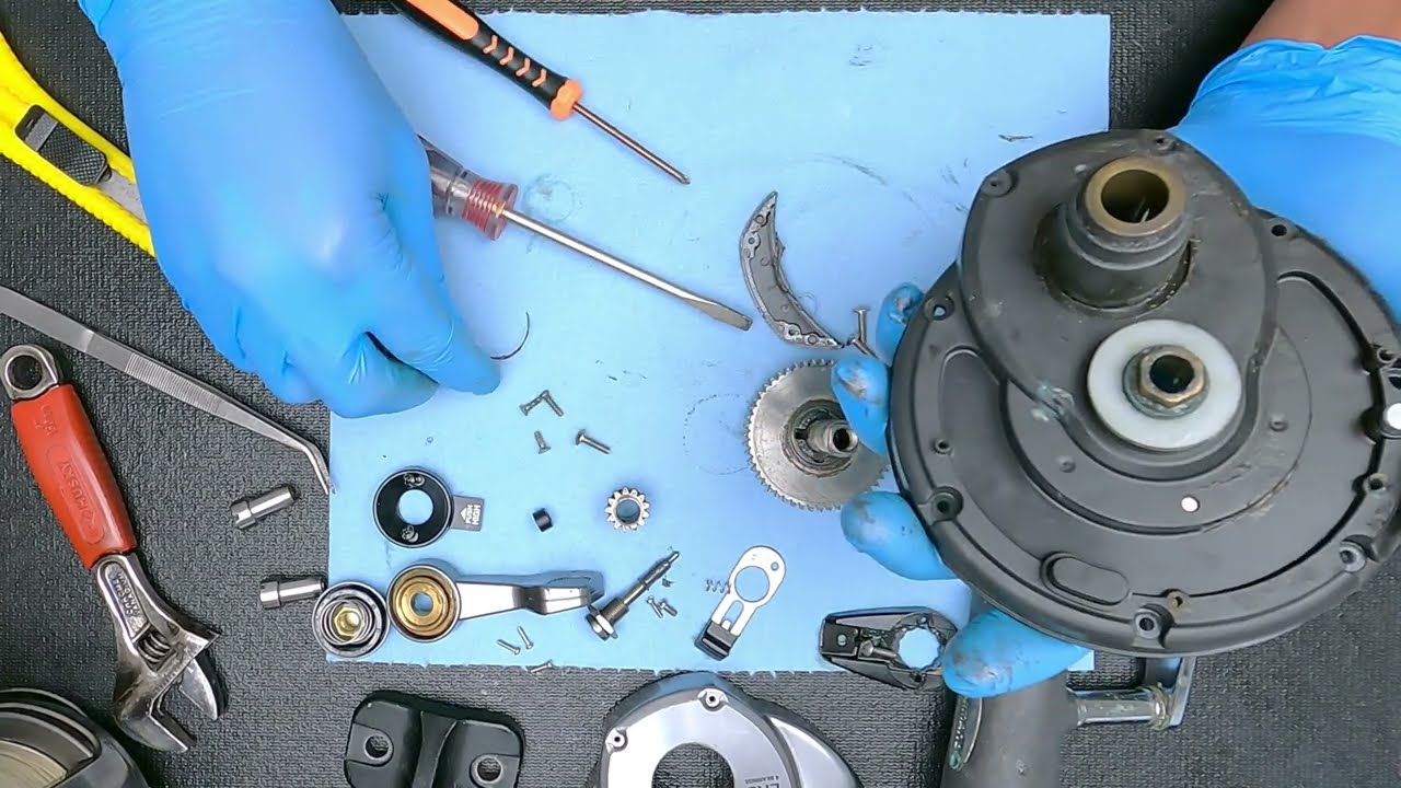 Wobbly Handle On This Conventional Reel. Why? Shimano Tyrnos 50 2-Speed.