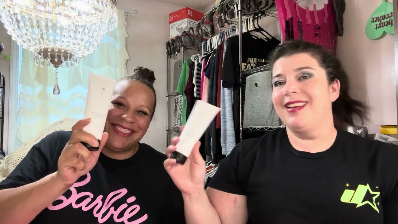 Bestie vs Bestie Ipsy Icon box unboxing for August 2023