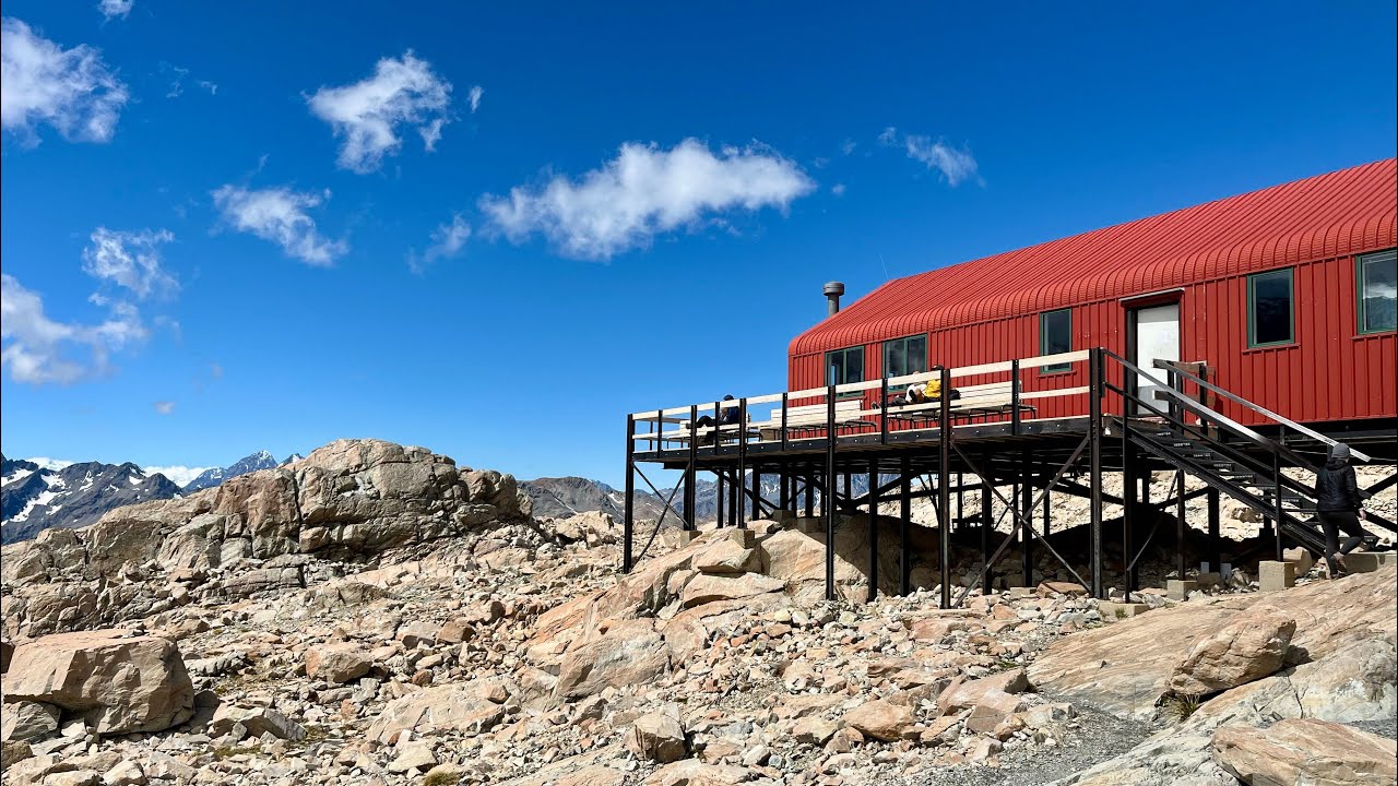Что внутри Mueller Hut? Домик для путешественников / What's inside the Mueller Hut?