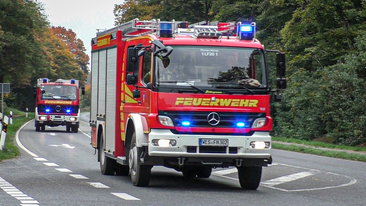 [Verkehrsunfall auf Landstraße] Einsatzfahrten zur Großübung in Hünxe!