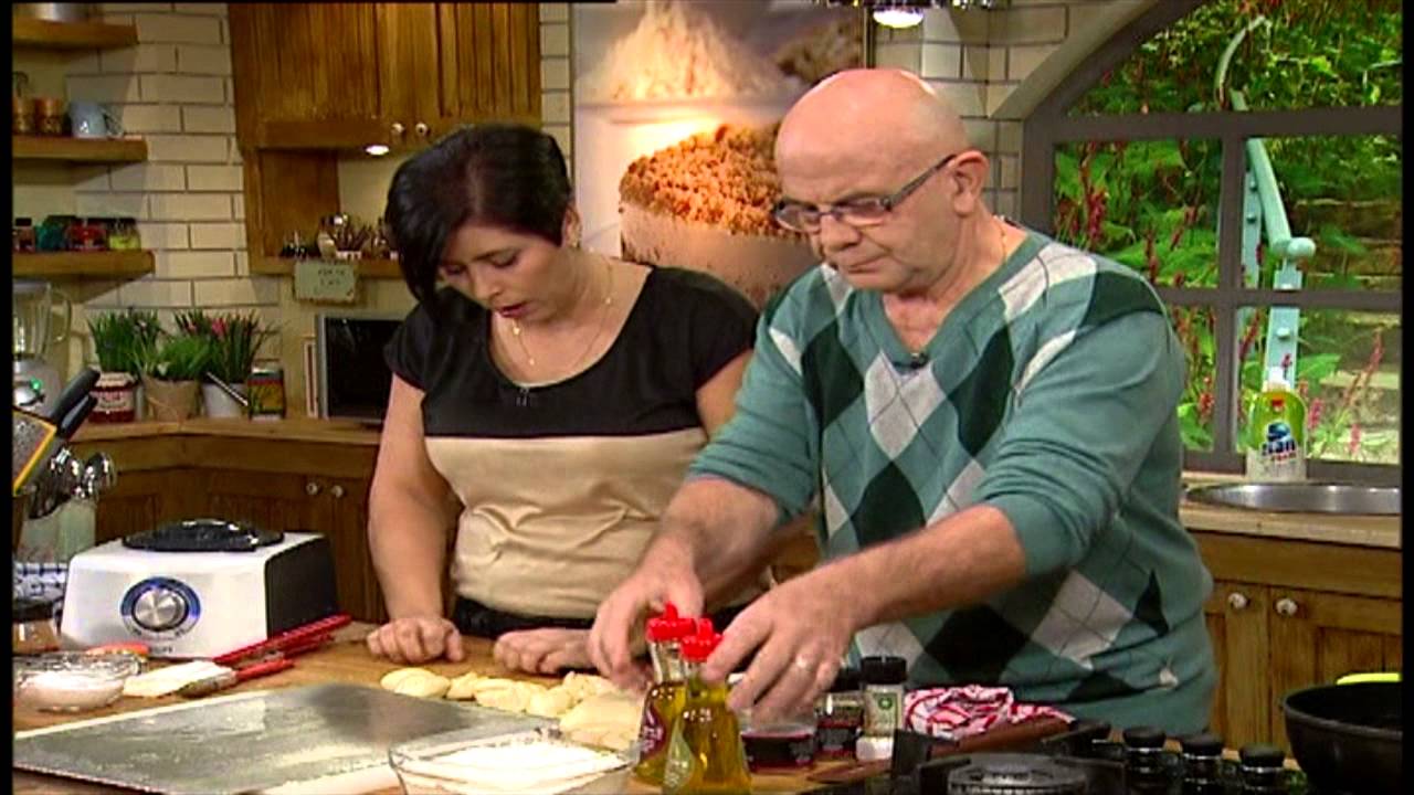 אין חנוכה בלי מתכון לסופגניות קלאסיות של הנס וגלית ברטלה