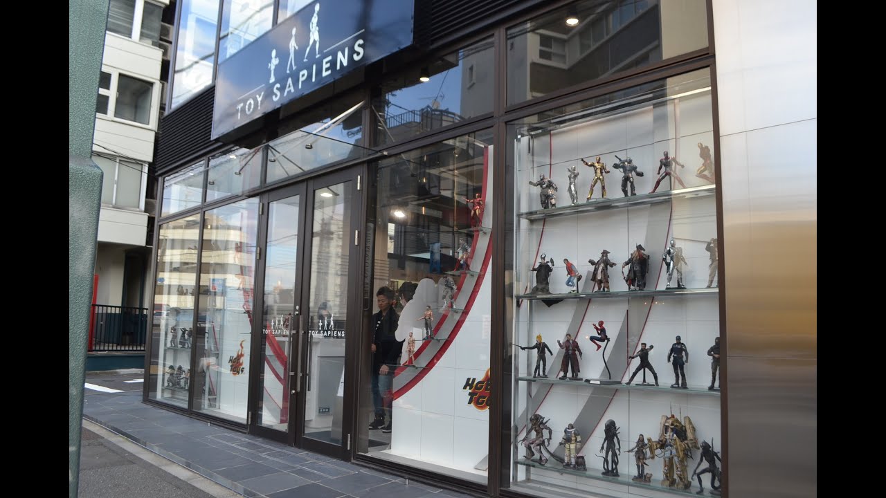 HOT TOYS FLAGSHIP STORE in Japan TOY SAPIENS in Shibuya, Tokyo! Action Figure Shop!