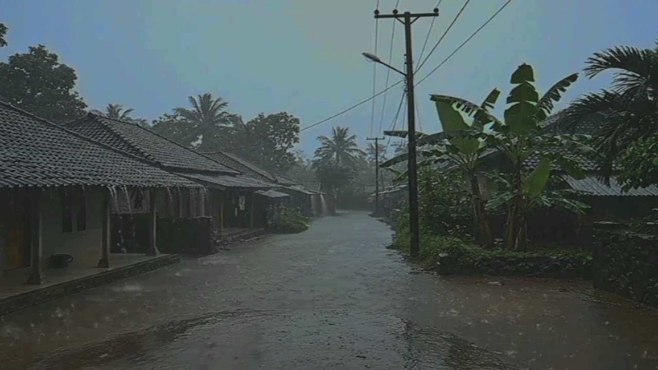 The rainy atmosphere in the village makes it even more relaxing to sleep.