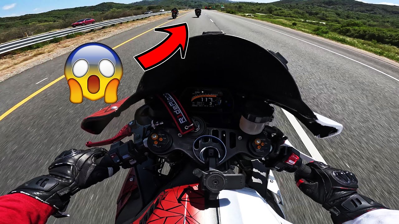 Ducati Superleggera V4 vs 2023 BMW S1000RR!