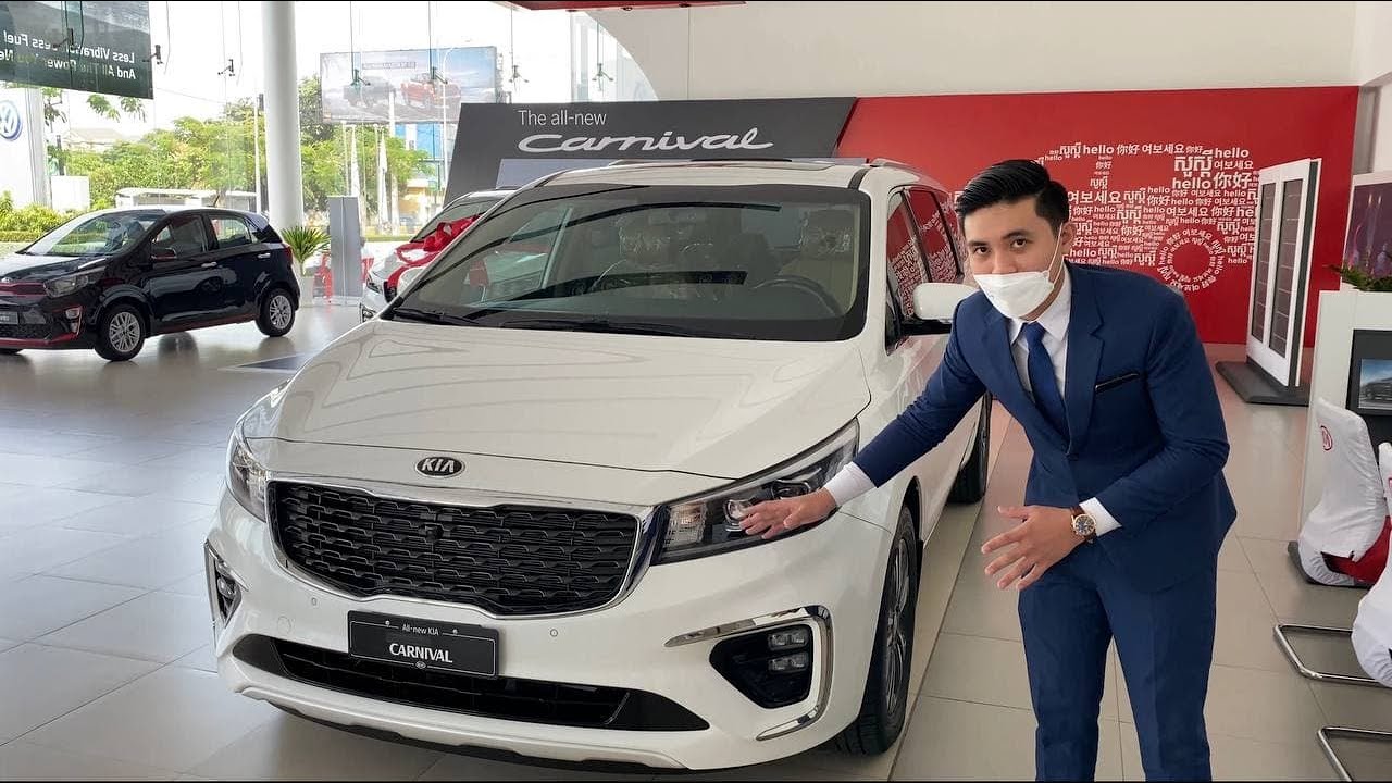 Detail review of Kia Carnival 2020 by Sivkheng