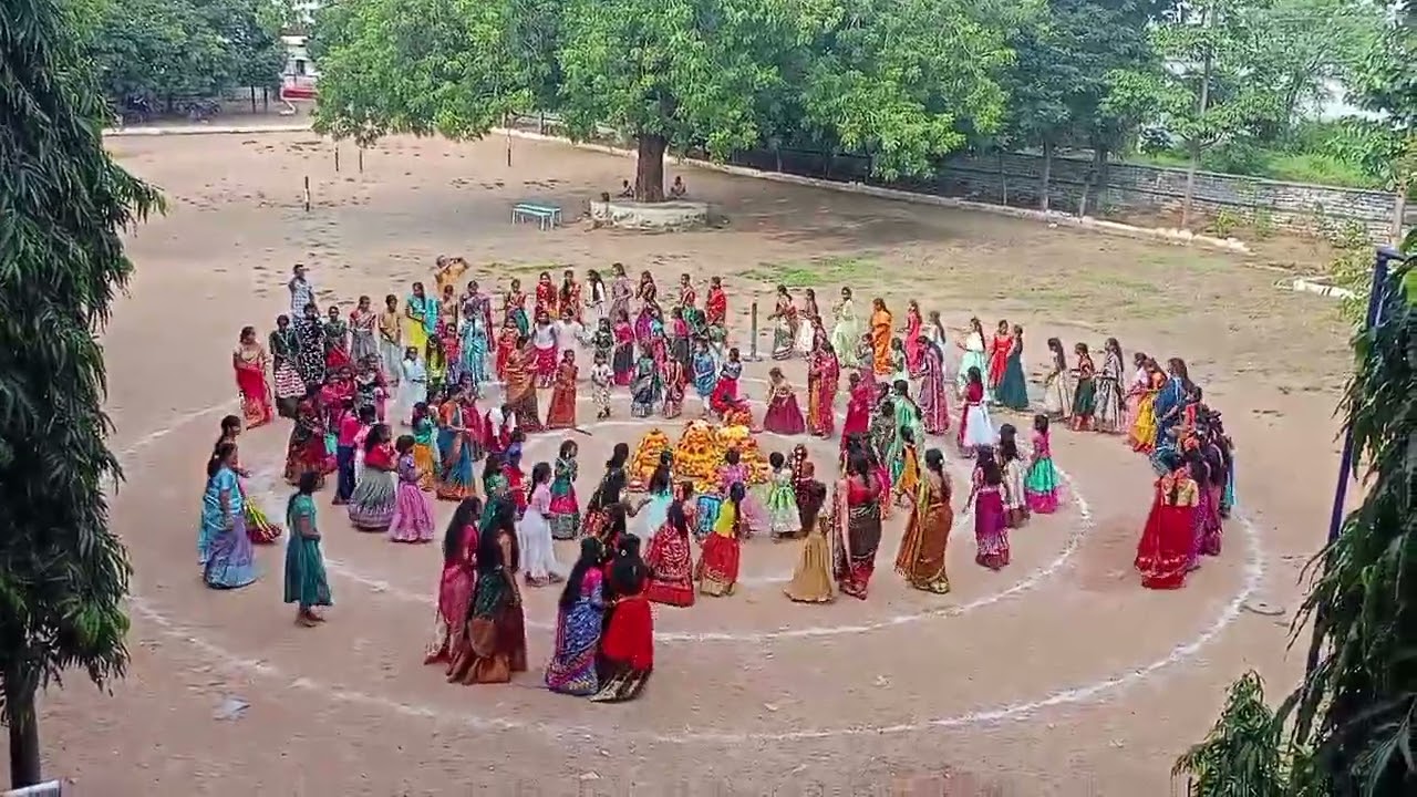 Bathukamna Celebrations at Sri Saraswathi Shishu Mandir,Tandur (5)