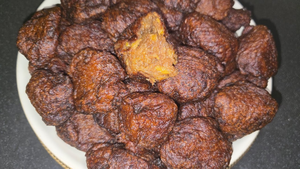Authentic Ghana kaaklo/kaakro/plantain fritters 