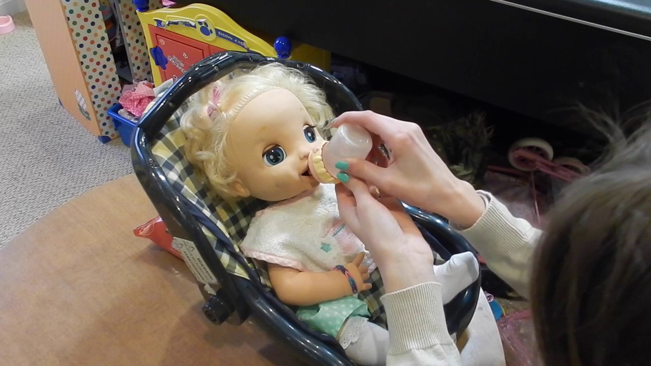 Feeding 2006 Soft Face Baby Alive Delilah Green Veggies Food Packet! Super Messy Diaper!