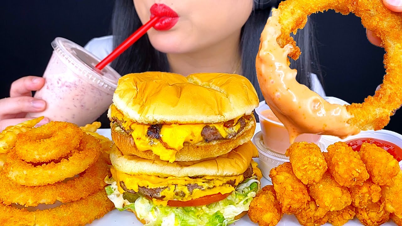 ASMR GIANT FAIR CHEESEBURGER, ONION RINGS & TATER TOTS | MUKBANG | ASMR Phan