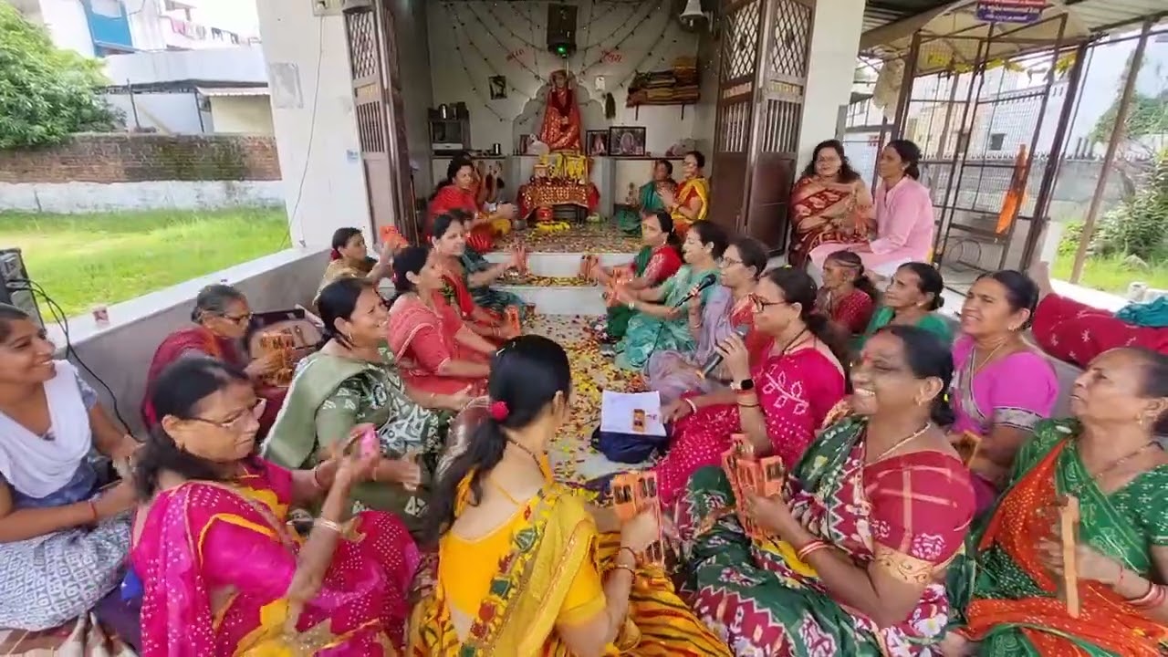 લખેલું છે 🌺ભોલે નું સુંદર ંંભજન🌺ભોળા  ની ભક્તિ કરો 6352384137