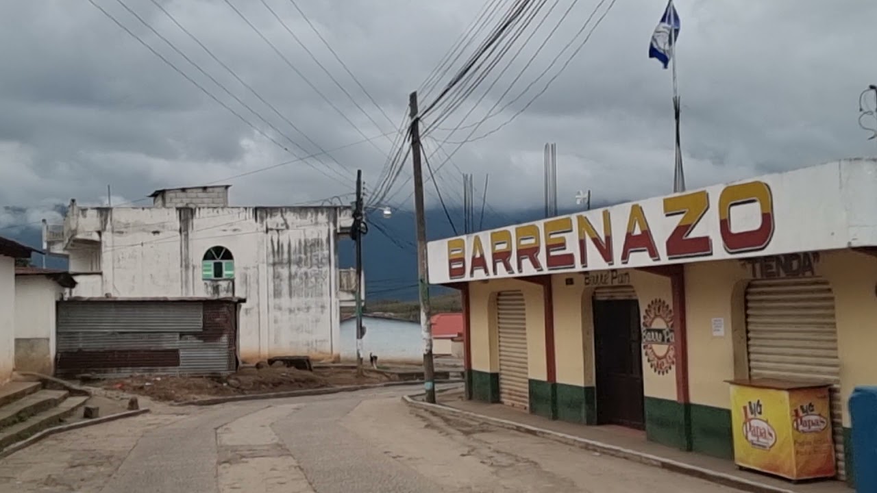 cantones  de Totonicapán  Xolmalsalmaja y chuculjuyup  con lindas siembras de maiz grando de oro