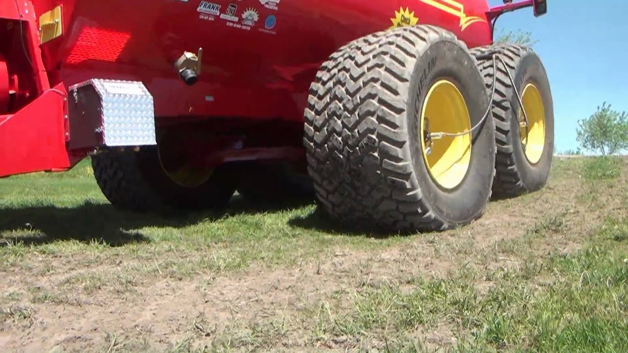 Liquid Manure Tanker Equipped with Tire Pressure Control on the Go