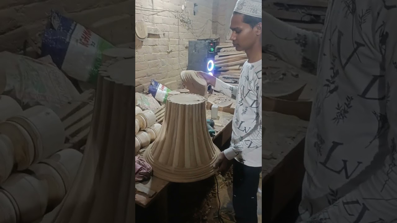 Aise banta h Factory m Shandar Furniture! 🪑 #wood #woodworking #resinfurnit #youtube #youtubeshorts 