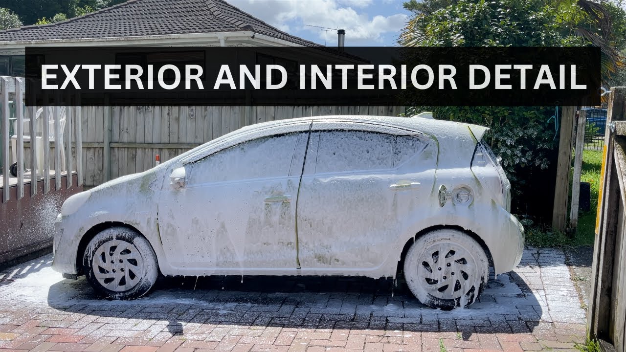 Toyota Aqua - Exterior and Interior Detail