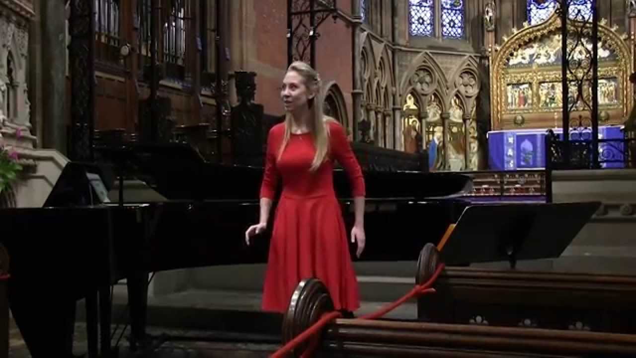 Amor Commanda - Charlotte Hoather