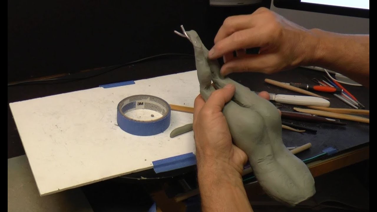 Sculpting a Female Figure 01