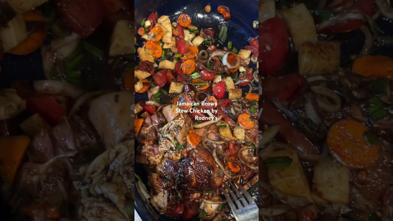 Jamaica-style Brown Stew Chicken. #shorts #jamaicanfood #brownstewchicken #stewchicken #foodie