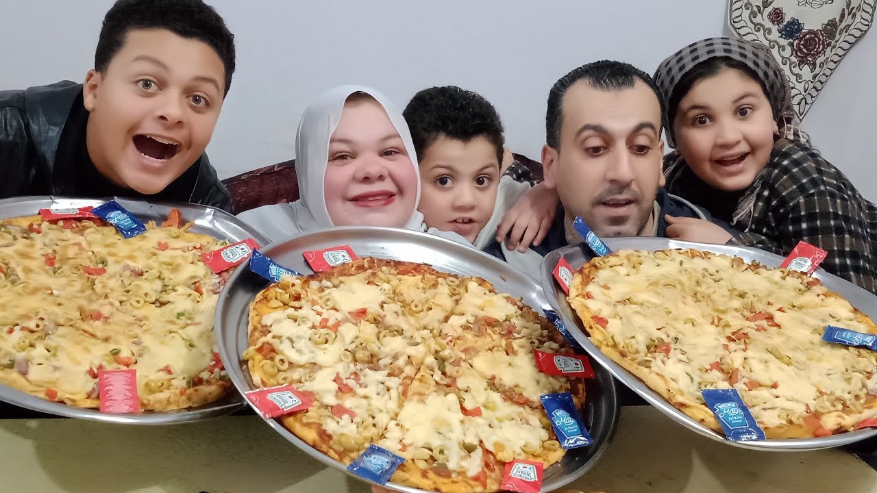 تحدي البيتزا 😋😋😋😋