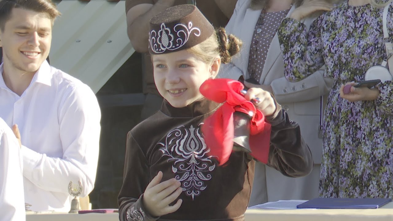 В школе № 42 им. Эшрефа Шемьи-заде открыли 8 первых классов!