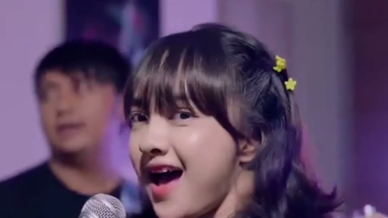 Putri iklan cover By erain