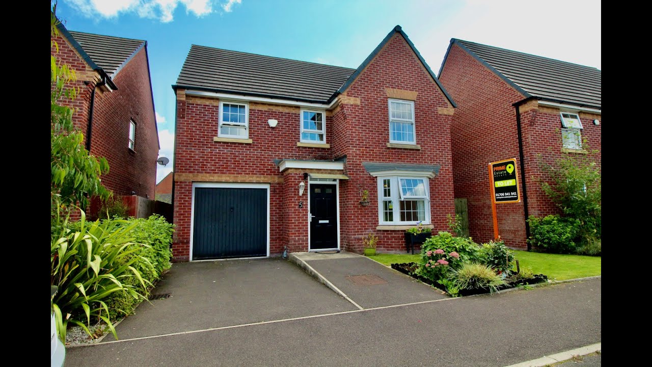 A 4 bed detached property for rent in Rochdale for £1,300pm