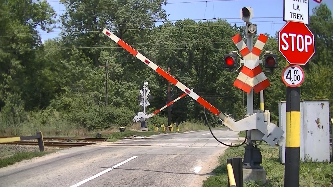 Spoorwegovergang Gura Motrului (RO) // Railroad crossing // Trecere la nivel
