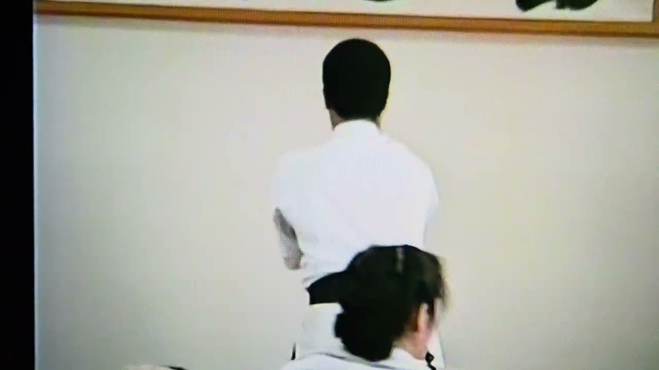 1992年敬老の日、久米会館にて進行役の八木明達先生に紹介される。故・八木明哲先生の息子・八木一平氏による『セーパイ』