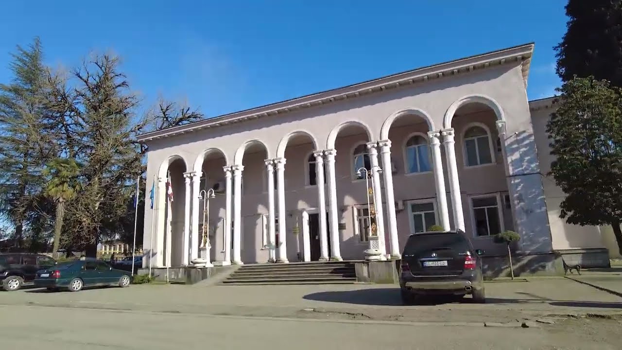 გასეირნება ჩხოროწყუს ქუჩებში