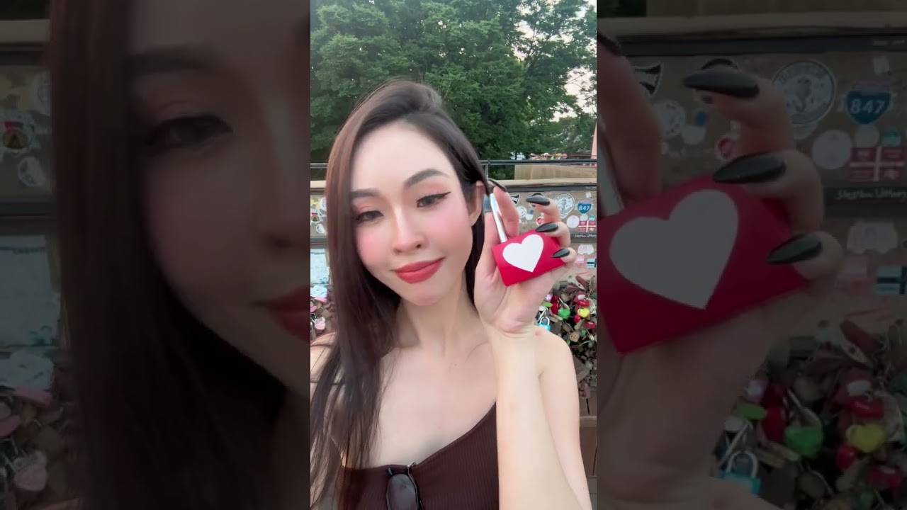 មកកូរ៉េរកមុខអ្នកកាត់សោរ