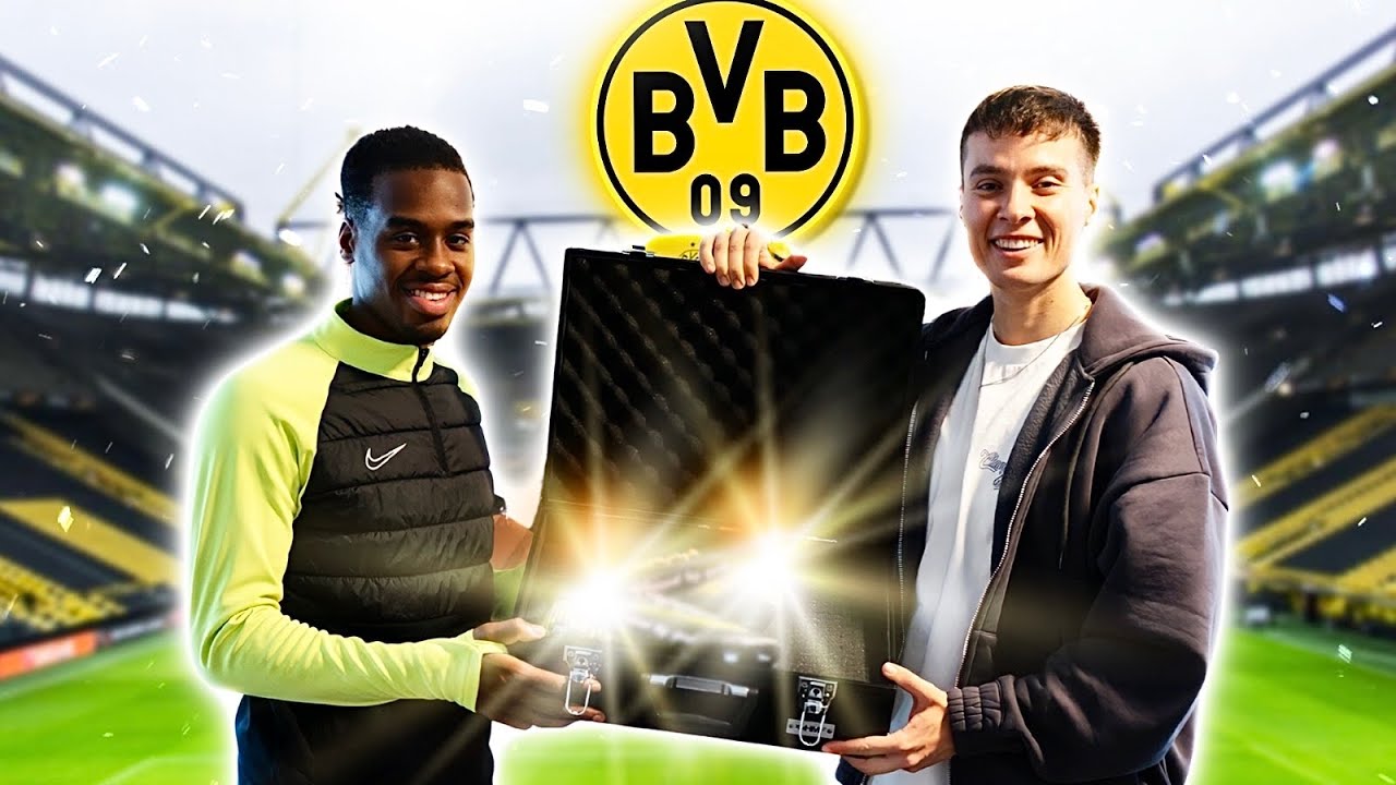 Gittens mit SELBST designten Fußballschuhen überraschen!