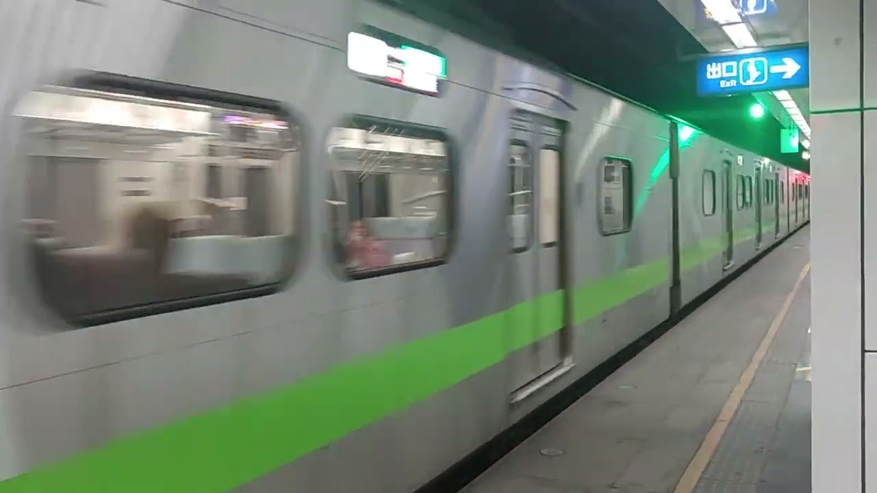 2114次往基隆EMU900區間車 松山全燈出站