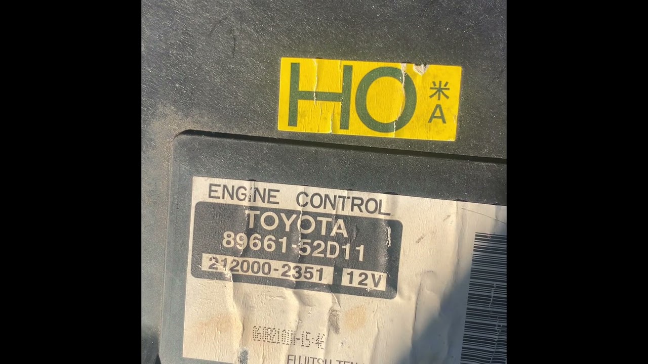 Replacing ECU on Scion Xa / Scion Xb / Toyota Yaris - Remplasando una Computadora en un Scion Xa