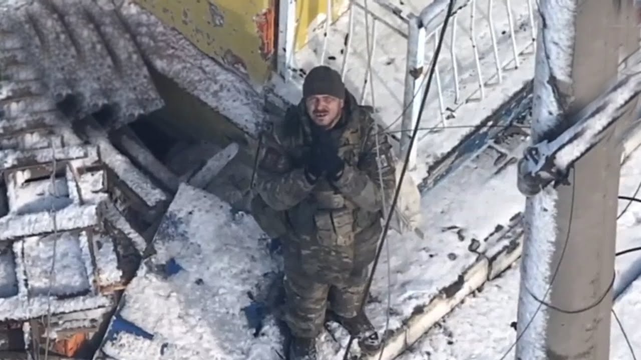 Ужасно! Украинский беспилотник сбрасывает гранаты на элитного российского мотоциклиста в игре Fro...