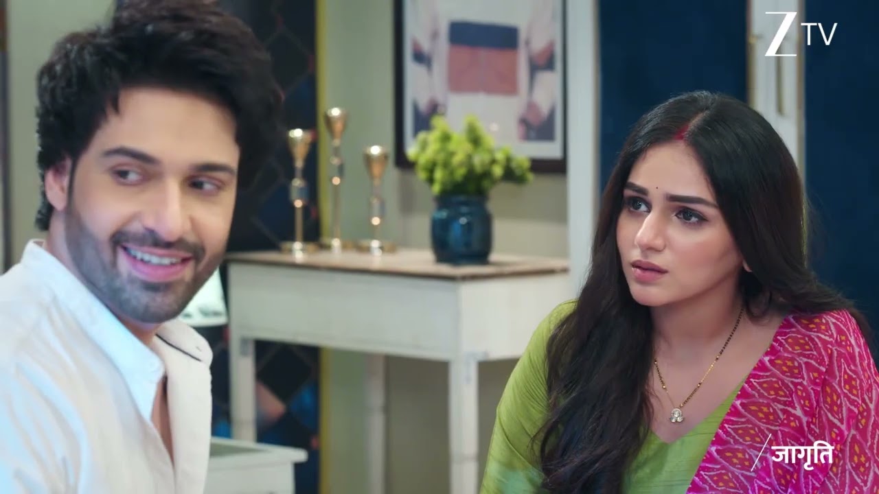 Jagriti - Ek Nayi Subah | Suraj tends to Jagriti's wounds.
