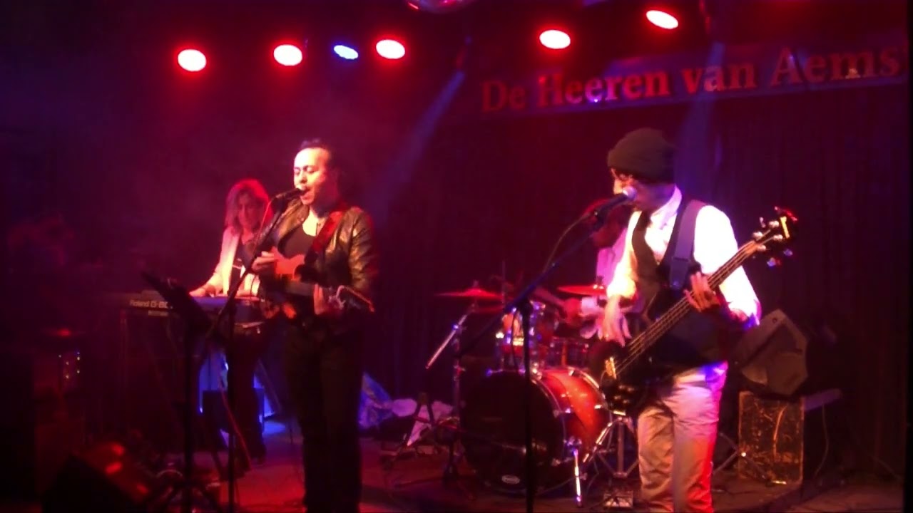 The Vibe Band &bull; Smoorverliefd &bull; Te boeken bij artiestenbureau artiestvooru.nl
