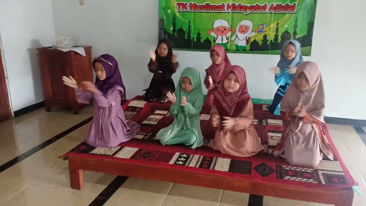 Tari lir ilir TK Muslimat Hidayatul athfal Jatisari_kelas B