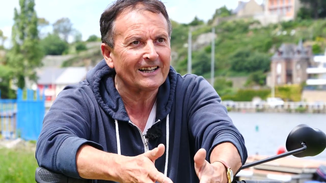 Atteint de sclérose en plaques, il utilise une trottinette 3 roues Happy Scoot à Pléneuf-Val-André.