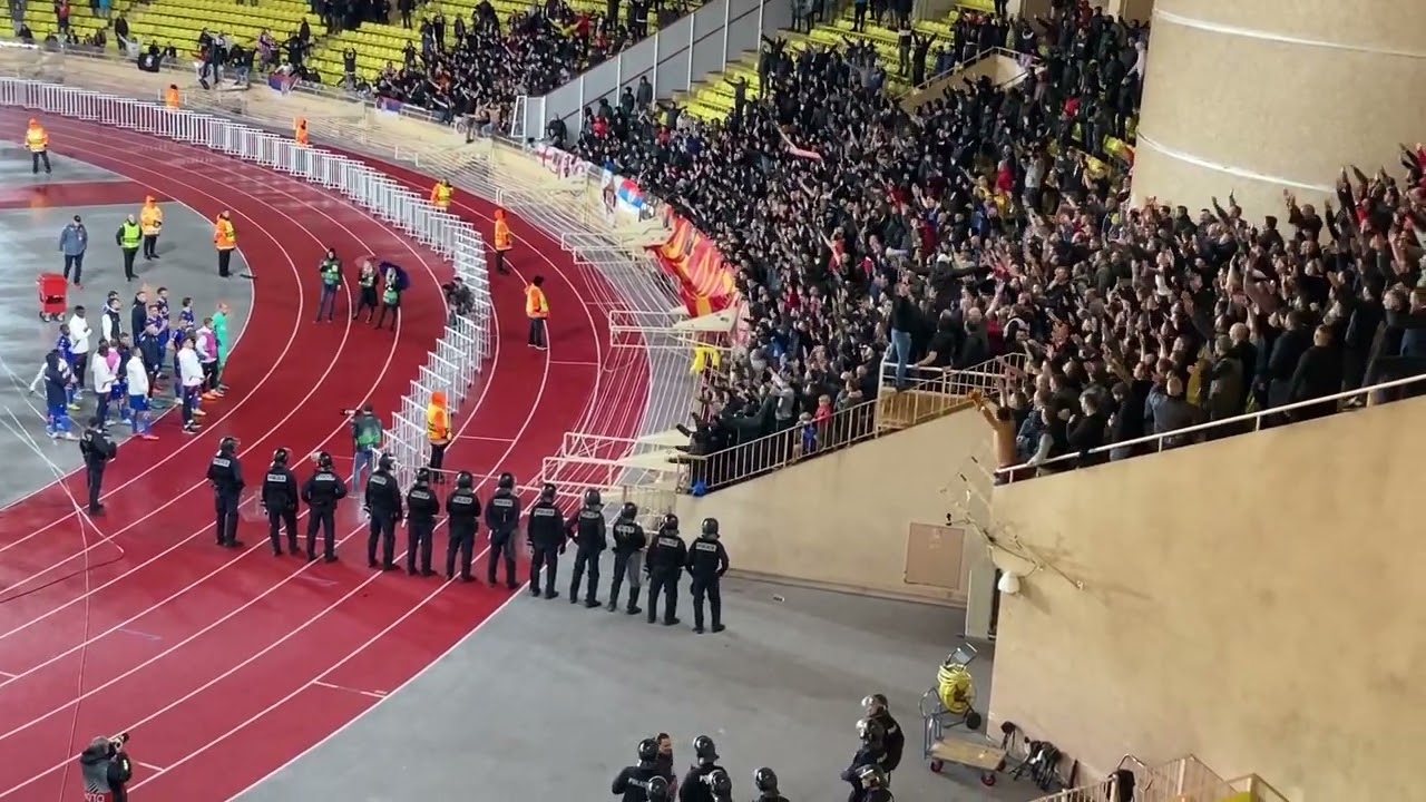 Navijači Zvezde Pesmom Ispratili Igrače Nakon Eliminacije iz Lige Evrope | SPORT KLUB FUDBAL