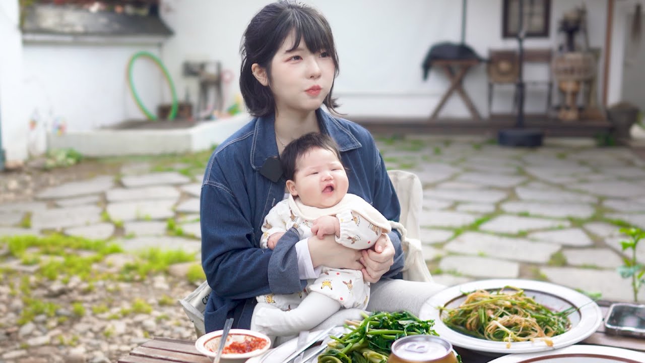 처음으로 먹는 봄달래무침 때문에 일본인아내가 입맛을 되찾아 버렸다..