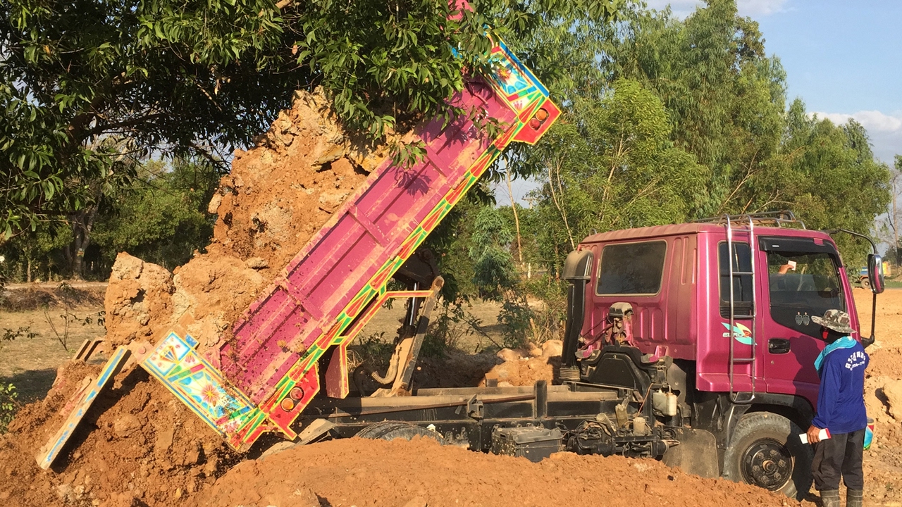 รถบรรทุกหกล้อเทดิน ดั้มดิน ถมที่ Dump Truck | Che Chef