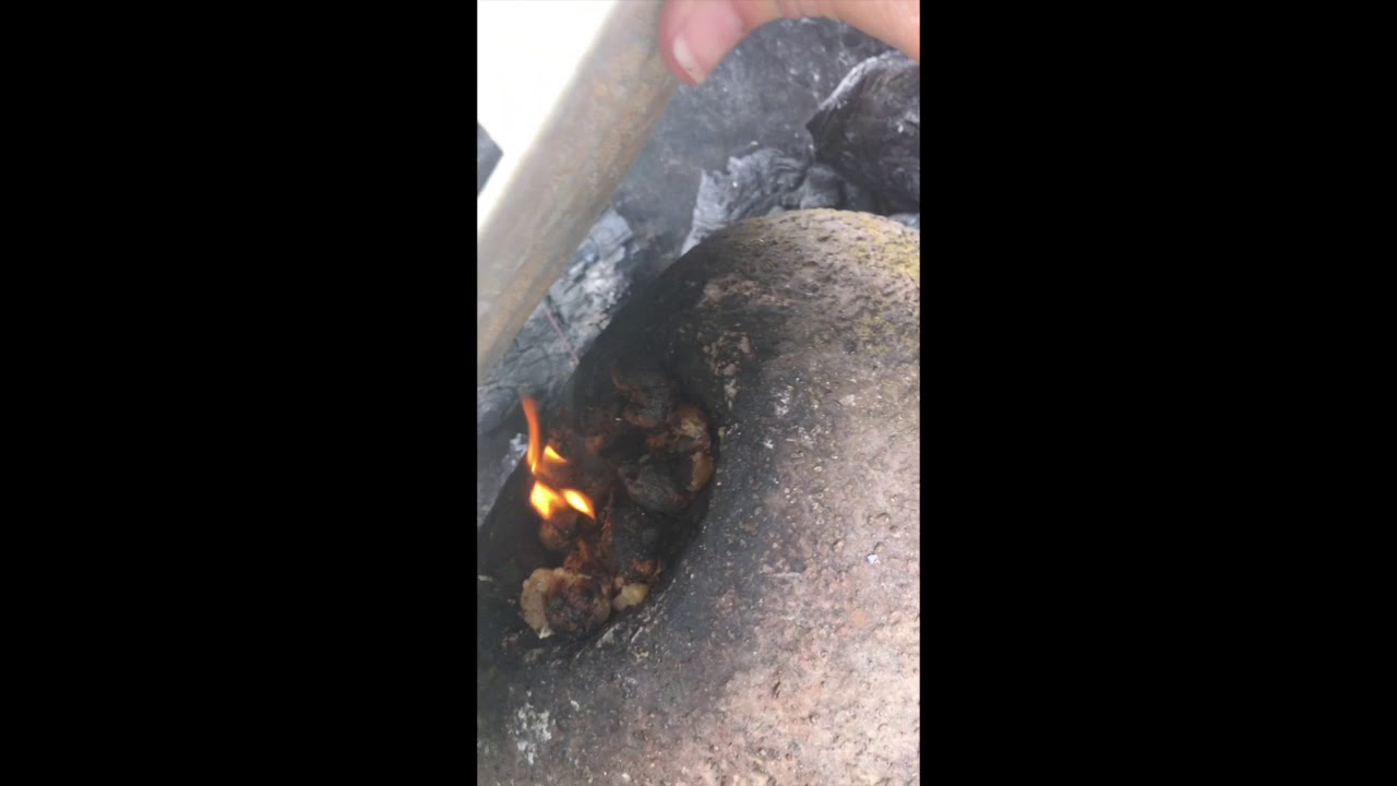 making Kukui nut black soot