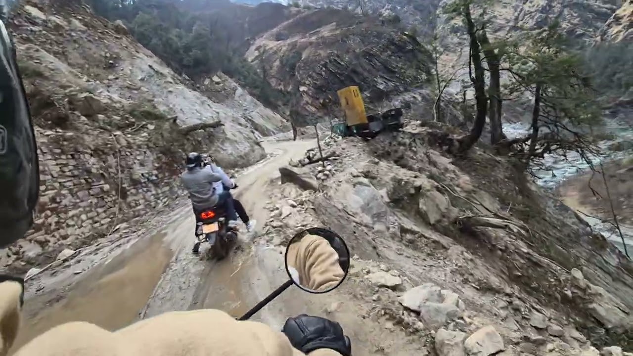 Tibbat boder death road 🥵💀 ..Bullet ka apna hi maja ha pahado🏔mai ....#Bullet350#deathroad 