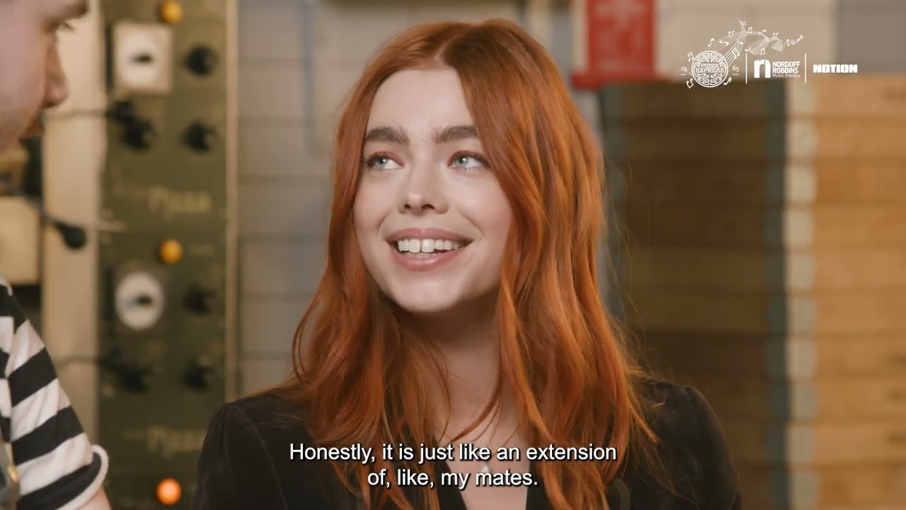 L Devine Talks Songwriting, Relationships, Pizza & An Exclusive Performance | Behind The Base