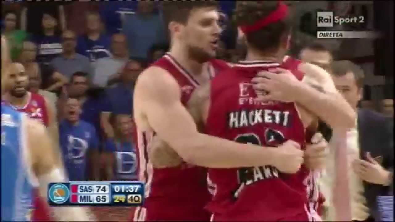 BASKETINSIDE.COM// L'espulsione di Hackett contro Sassari
