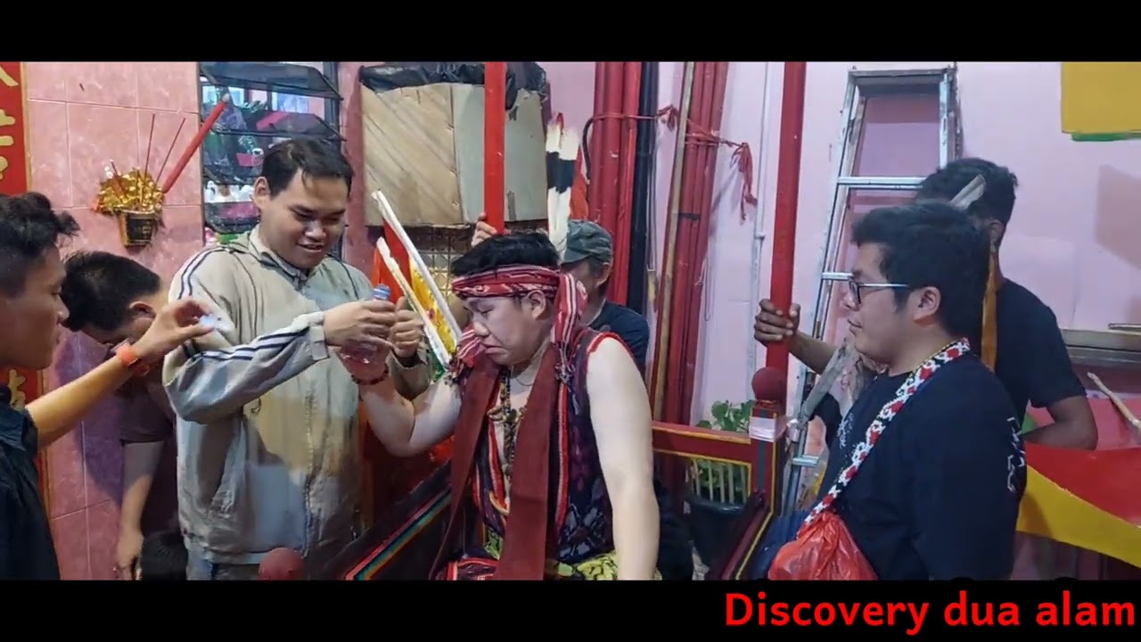 budaya acara kesempurnaan YM ,dewi kwan im. setiakawan suhu : ( JONNY AND JOHAN ) .