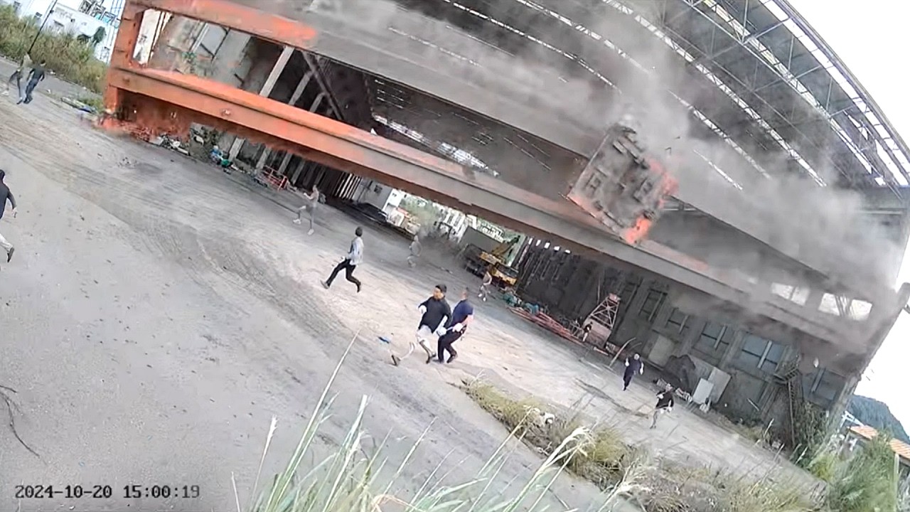 아무도 예상하지 못한 무서운 돌발 상황이 한순간에 발생하고 말았습니다. 찰나의 순간을 두 눈으로 마주한 생생한 모습들 - 카메라에 촬영되지 않았다면 절대 믿기 힘든 놀라운 순간들