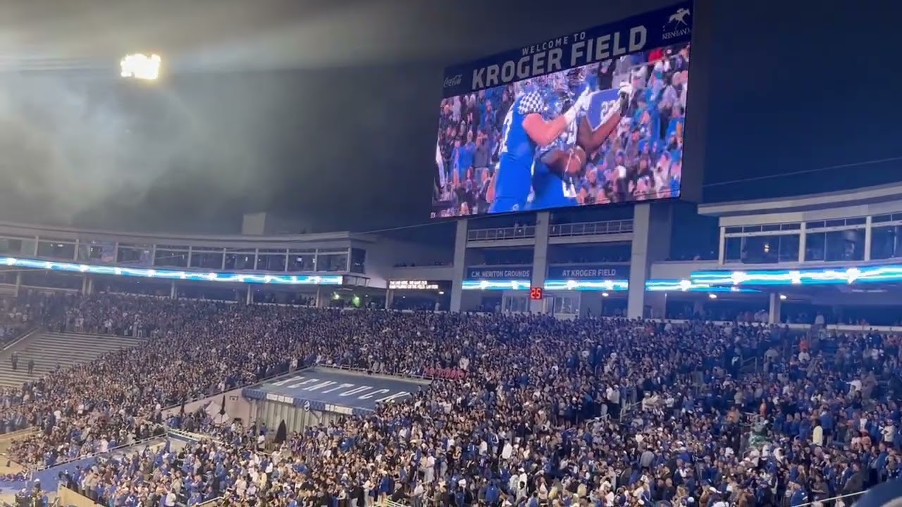 Kentucky Football's Kroger Field sold out atmosphere/ intro before the Tennessee game