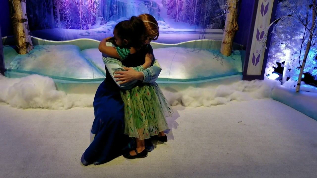 Meet and greet with Anna and Elsa at disneyland